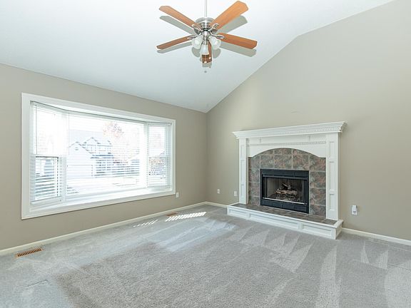 3rd image of 12391 S Crest Dr