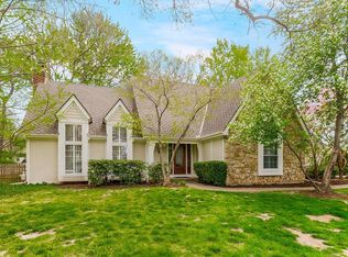 10223 Howe Ln, Leawood, KS 66206