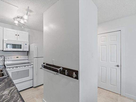 4th image of 444 Bruce Ave #53