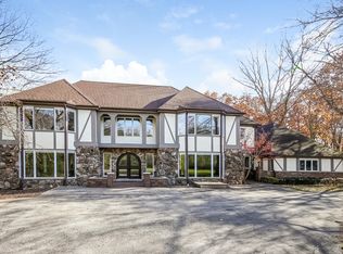 2115 Stirling Rd, Bannockburn, IL 60015