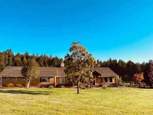3033 Nelson Ln, Fortuna, CA 95540