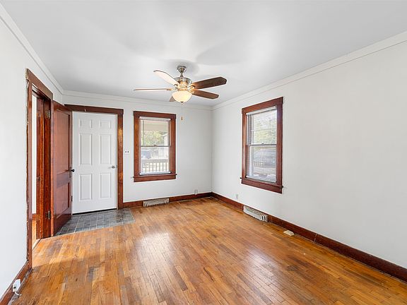4th image of 805 Sheridan St