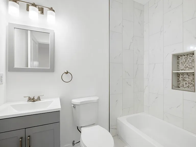 2230 Christian St #3 — Photo 18