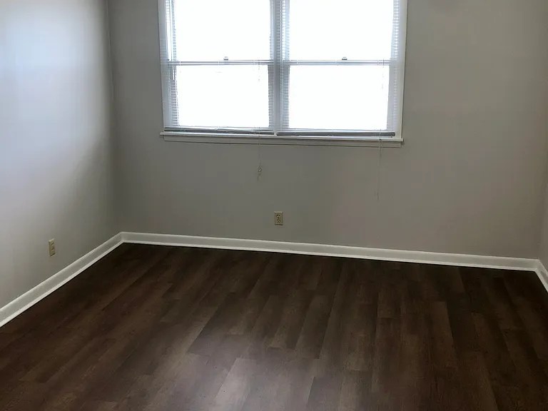 1020 Hickory Hill Ln — Photo 8