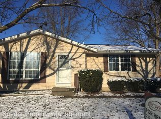 607 Castleton Dr, Champaign, IL 61821