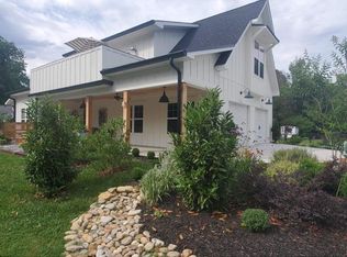 2137 Woodrow Dr, Knoxville, TN 37918