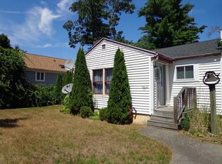 11 Birch Ter, Carver, MA 02330