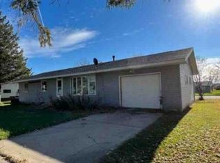 511 Washington St SE, Warroad, MN 56763