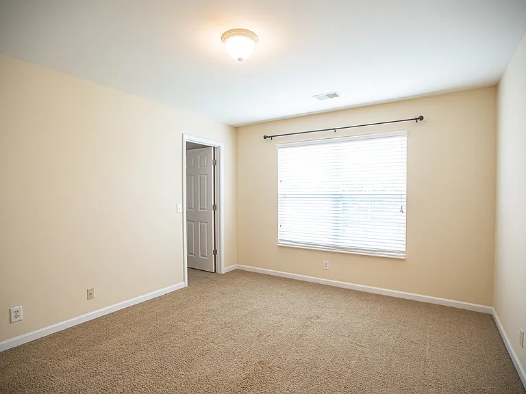 Upstairs Bedroom 4