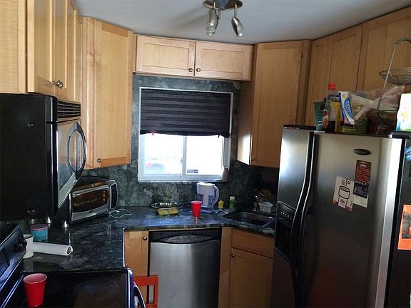 3rd image of 2901 W Berwyn Ave #1