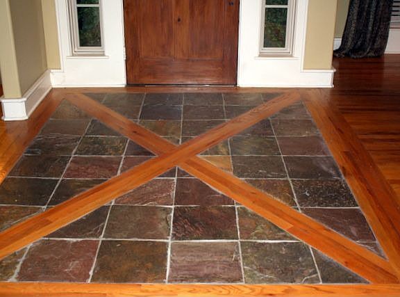 Flagstone/oak foyer