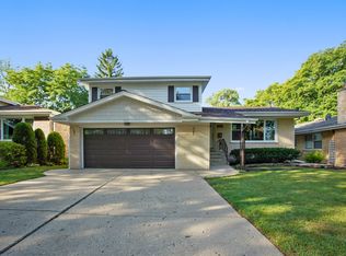 1317 W Talcott Rd, Park Ridge, IL 60068