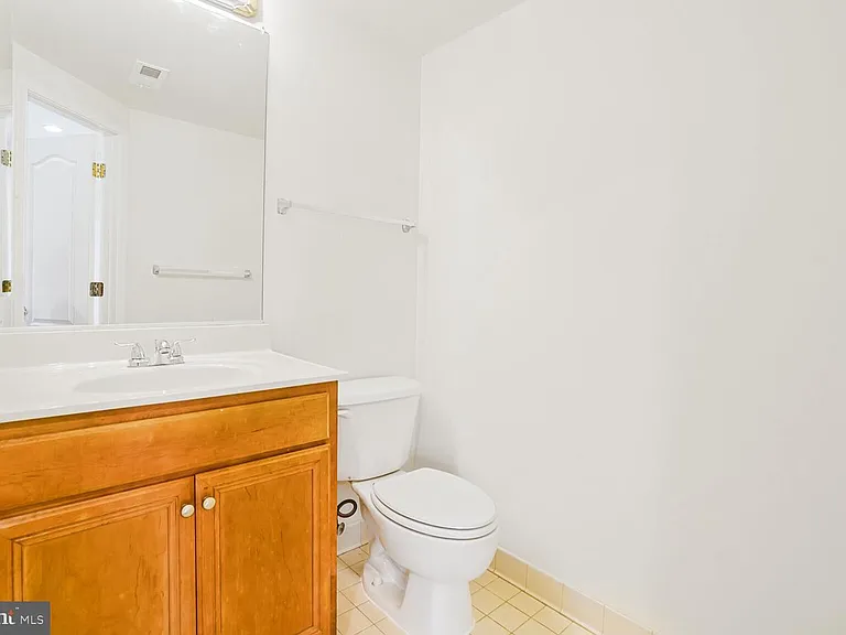22062 Dilworth Sq — Photo 13