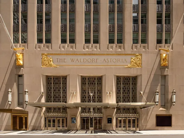 303 Park Ave Unit 2202, New York, NY 10022
