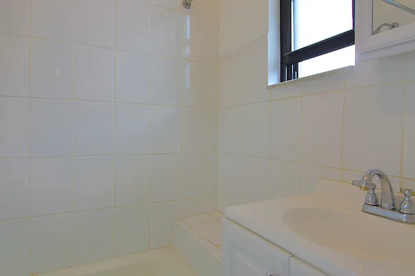 Rented by Delta Commercial Real Estate | media 16