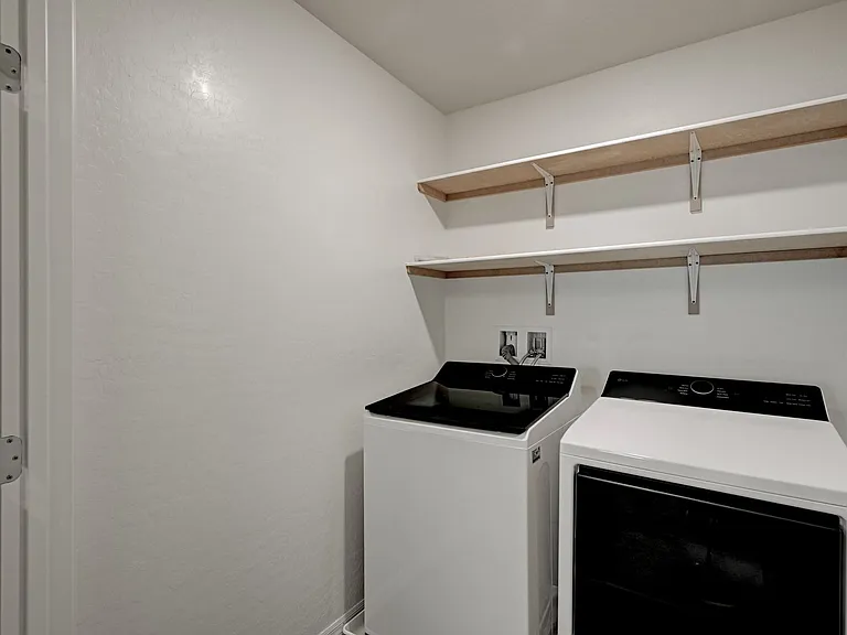 4116 Gold Desert St — Photo 38