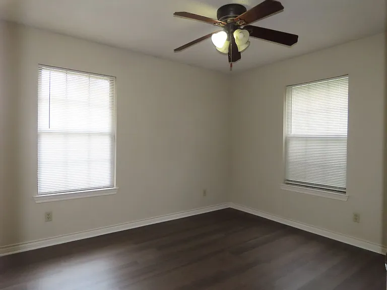 808 Corey Dr — Photo 14