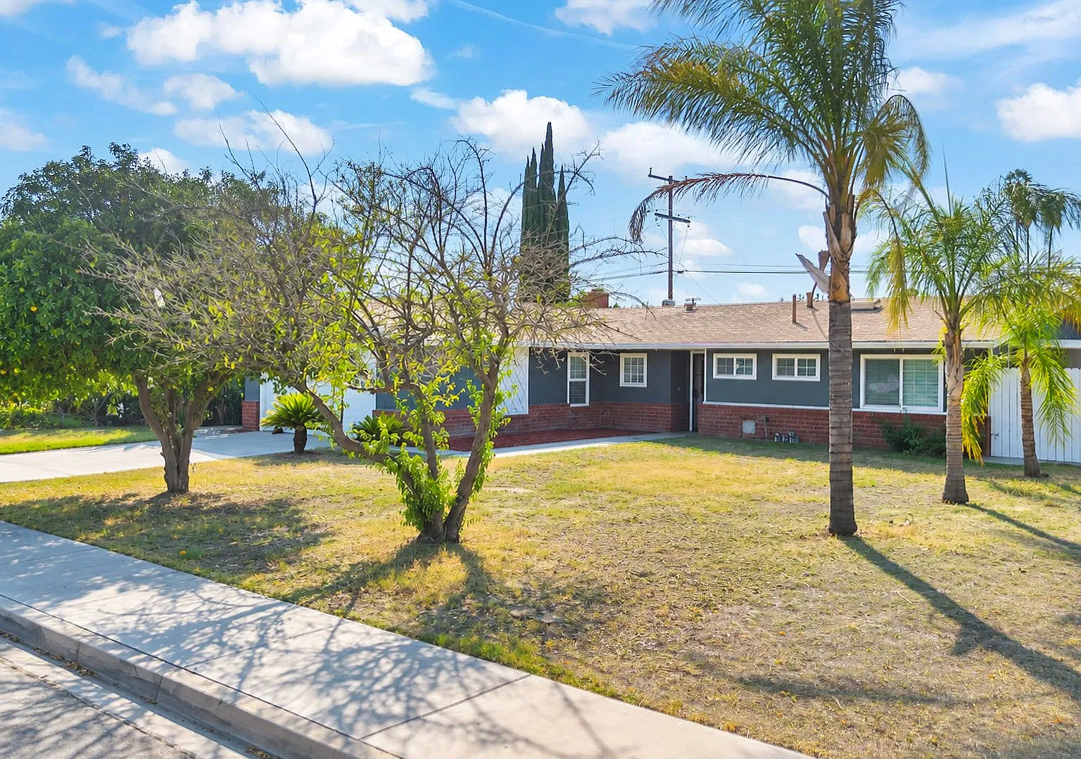 10740 Coloma Street — Photo 2