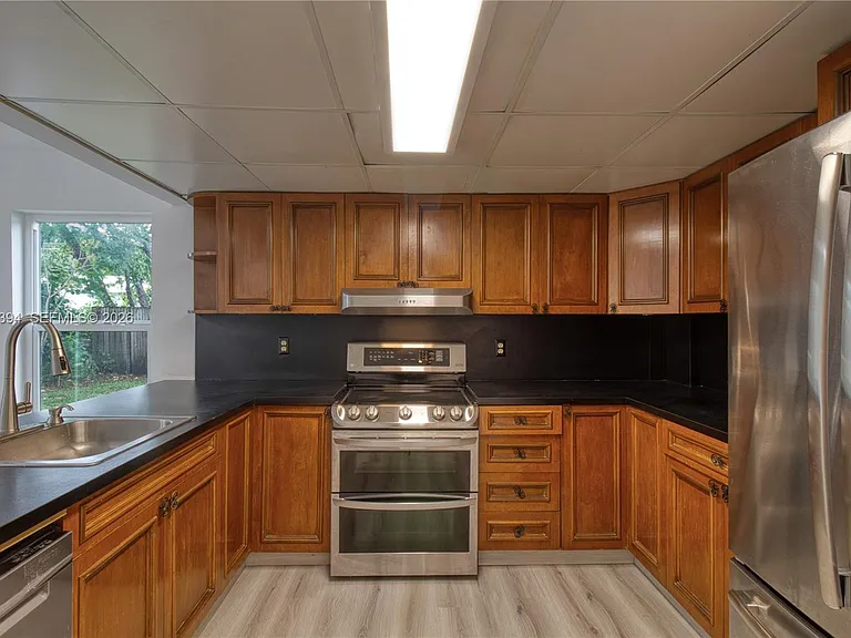 5259 SW 40th Ave #26 — Photo 2