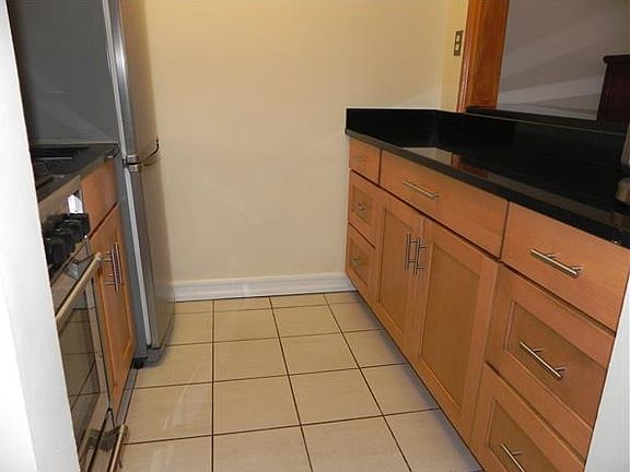 4th image of 326 E 83rd St #3H