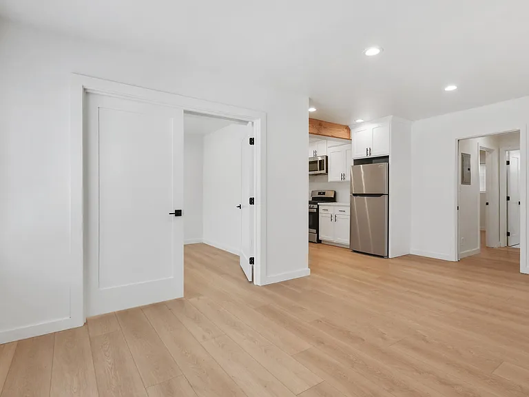 451 Normandie Pl #3 — Photo 2