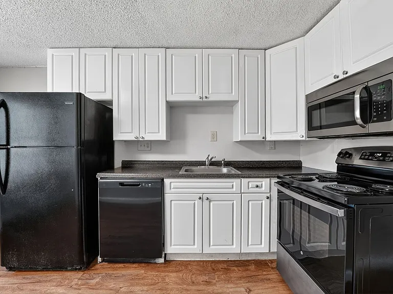 20600 Bonanza St #3 — Photo 7