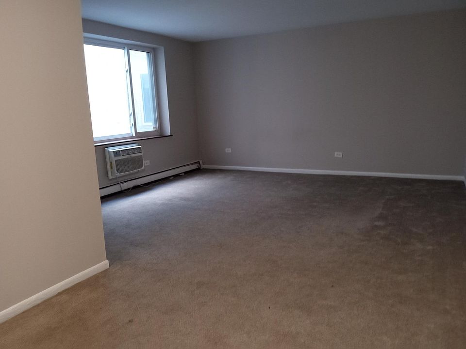 1st image of 627 W Grace St #204
