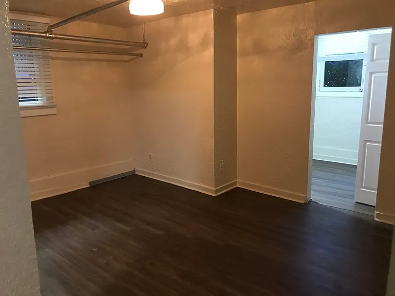 2052 SE Hawthorne Blvd — Photo 8