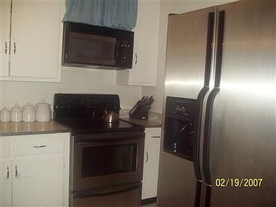 4th image of 327 Manhattan Dr