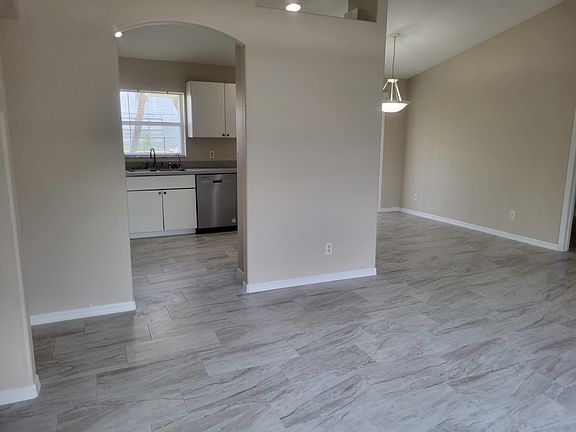 3rd image of 2280 Penguin Ln
