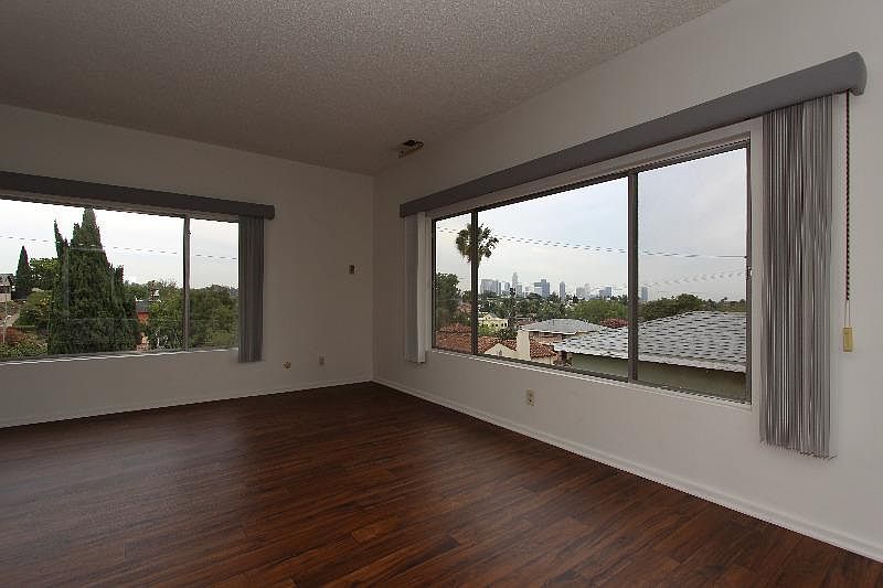 1st image of 1612 N Benton Way