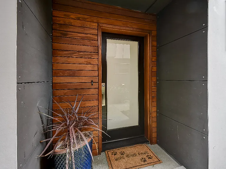 215B 12th Ave E #B — Photo 12