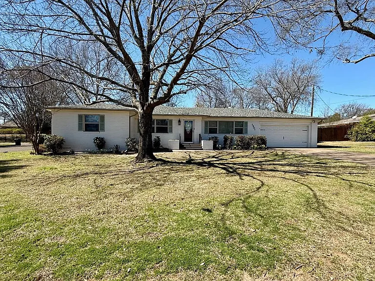 1901 Wimberly St — Photo 1