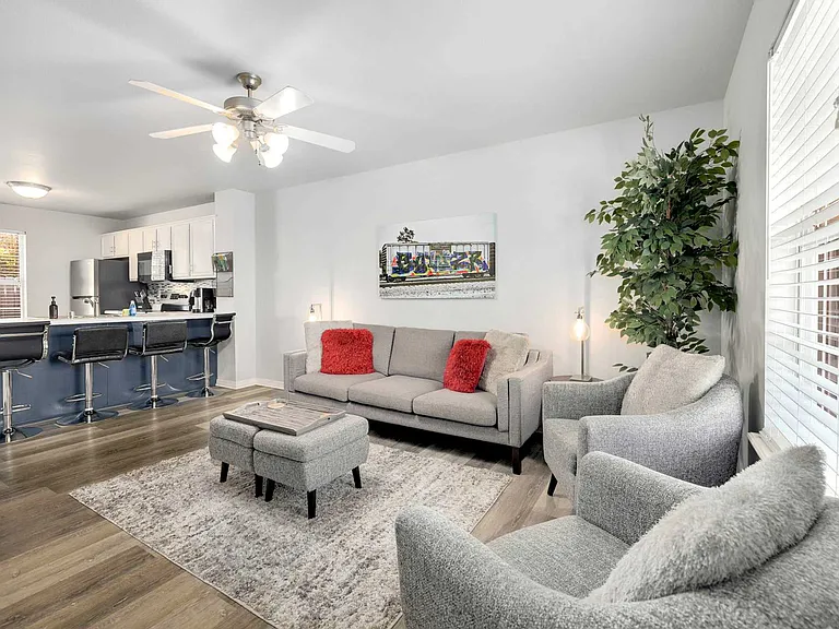 1222 N Iron Horse Dr #ID1221925P — Photo 7