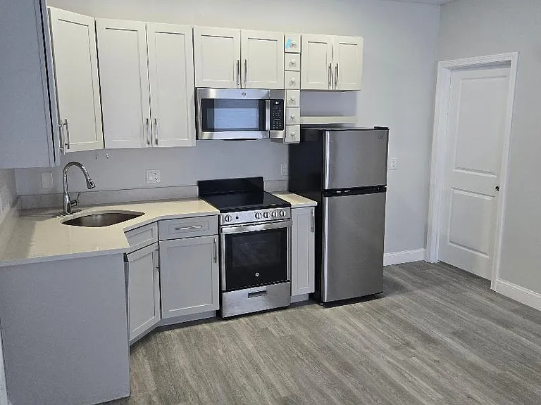 68 Main St #101 — Photo 1