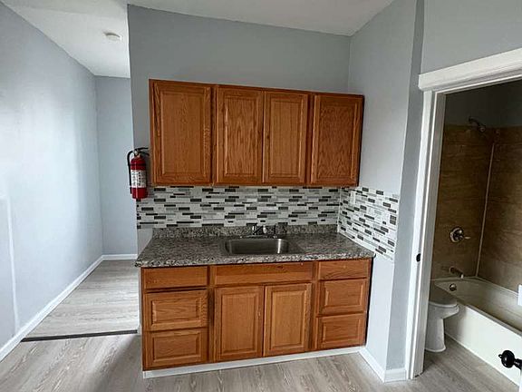 2nd image of 319 Coit St Floor 2