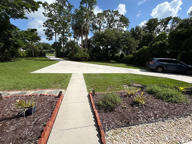 4482 Burton Rd — Photo 37