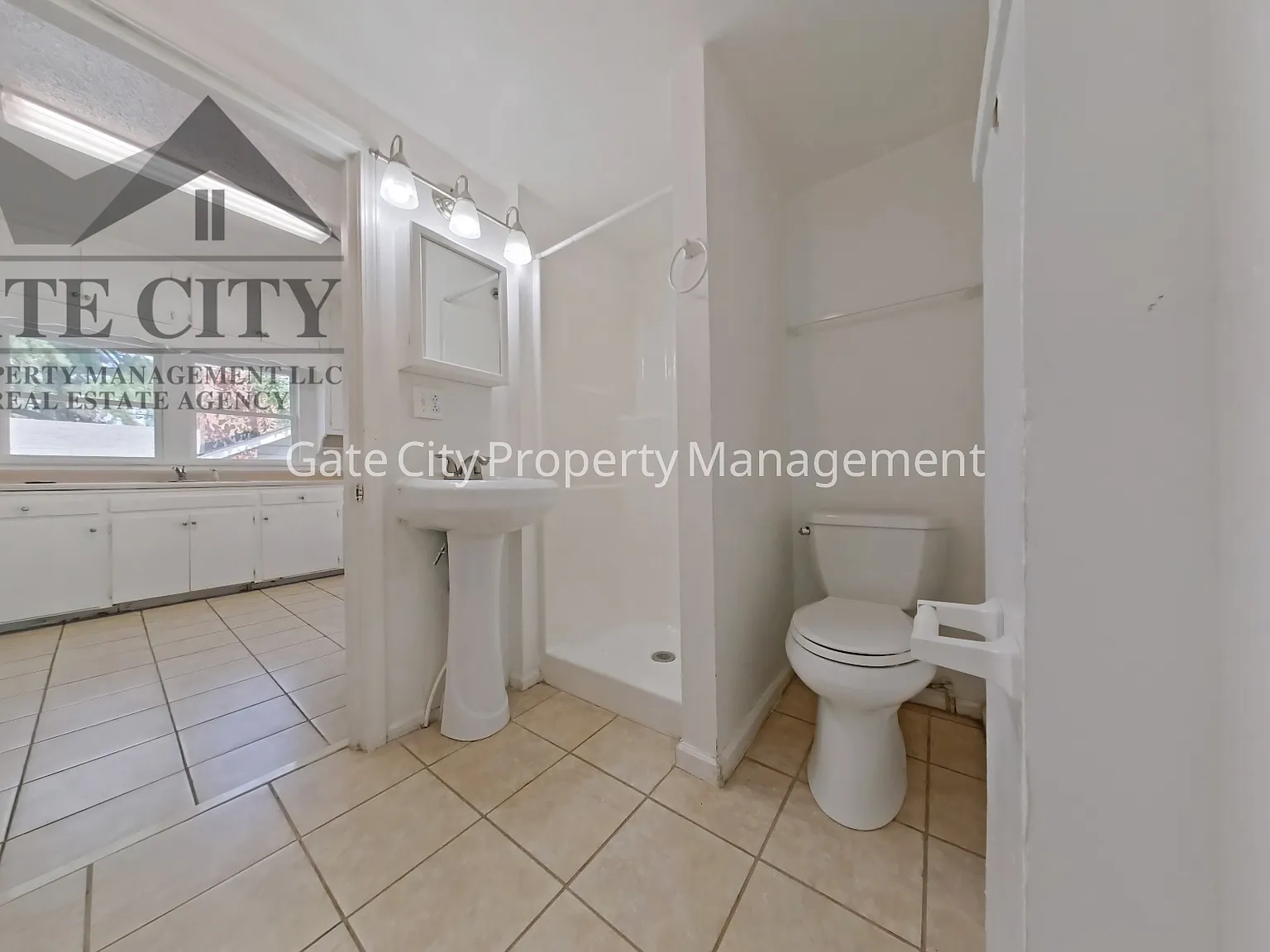 3 bed, $1,295 — Photo 4