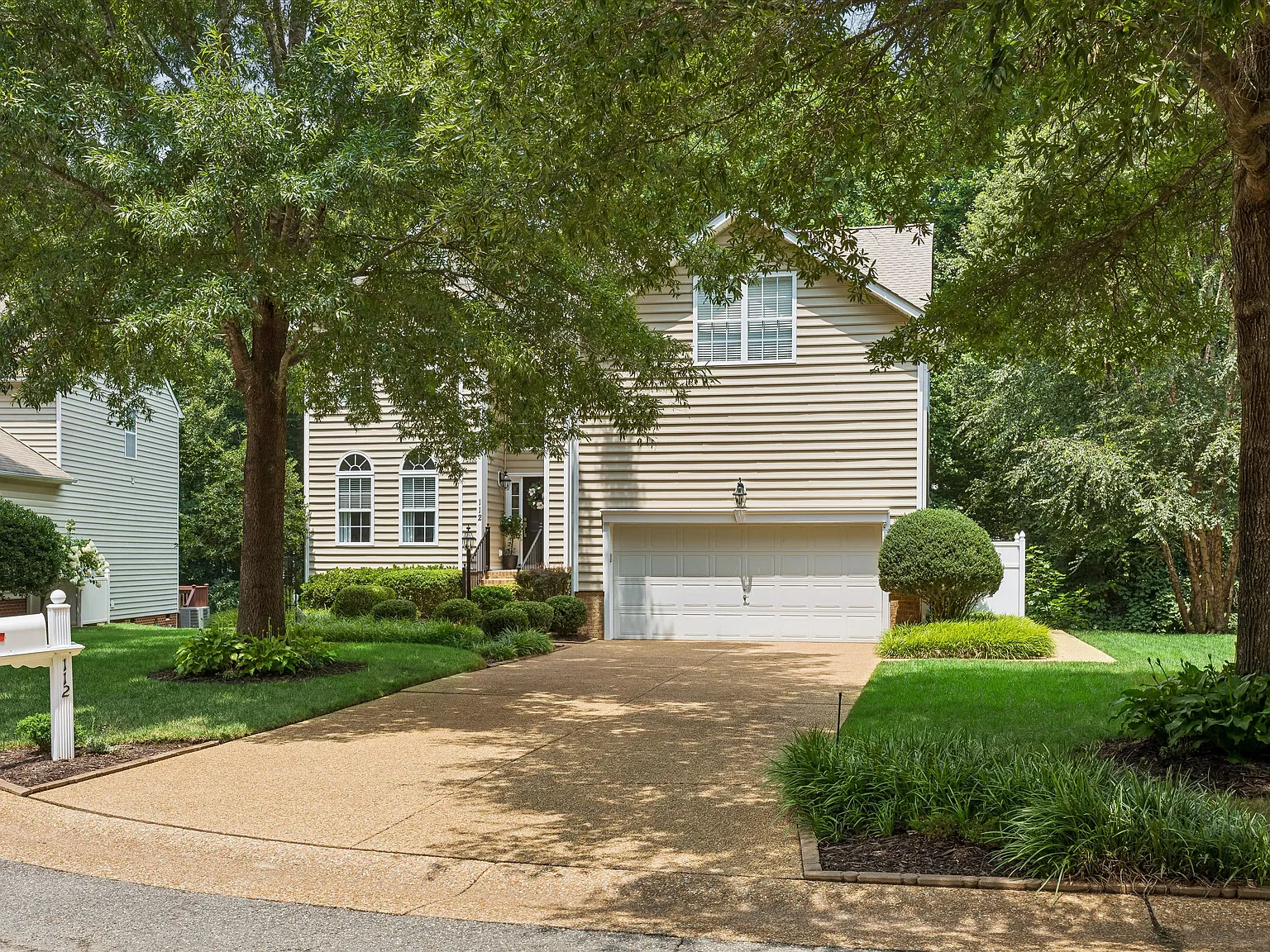 5 bed, 2680 sqft, $3,295 — Photo 2