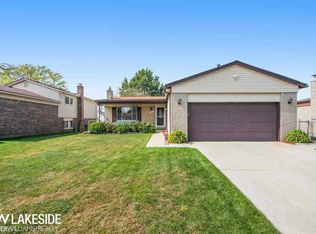 40053 Fraser Dr, Sterling Heights, MI 48310