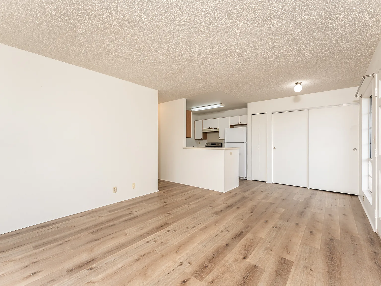 2 bed, 1.5 bath, 750 sqft, $2,800 — Photo 3