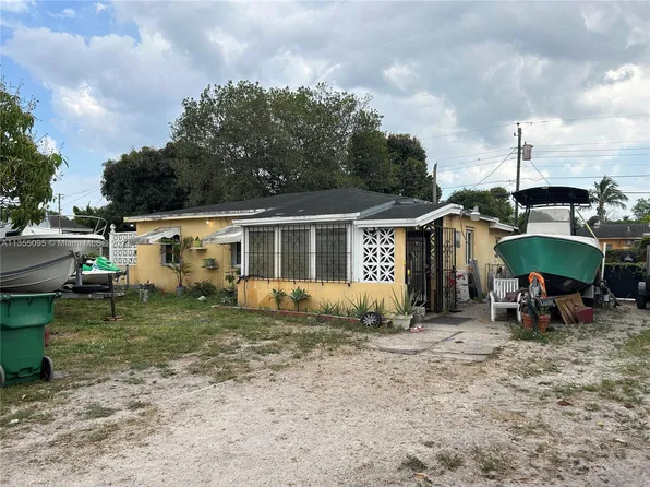 12631 E Golf Dr, Miami, FL 33167