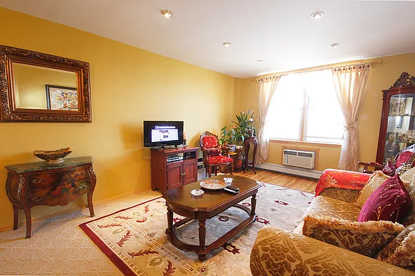 Sold by Modern Spaces | media 12