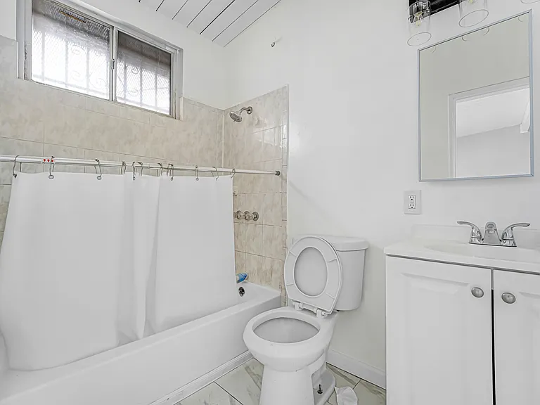 11718 S Budlong Ave #4 — Photo 2