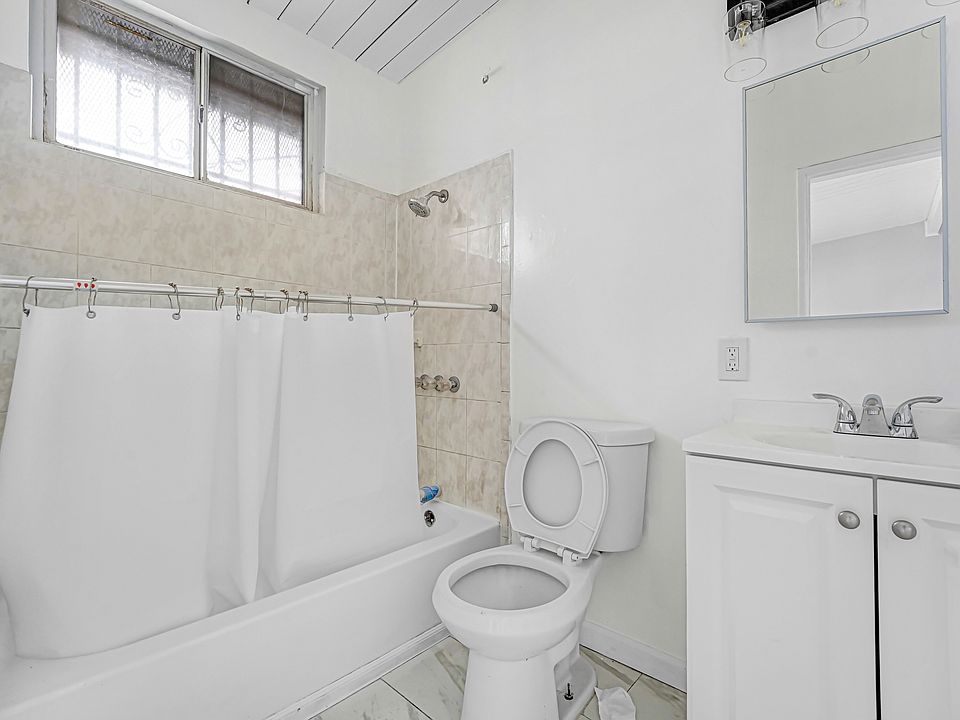 2nd image of 11718 S Budlong Ave #4