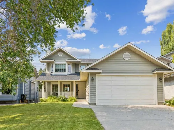 684 E Sunmills Dr SE, Calgary, AB T2X 2Y9