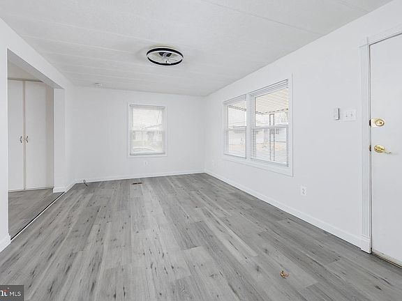 5th image of 167 New Hope Ln