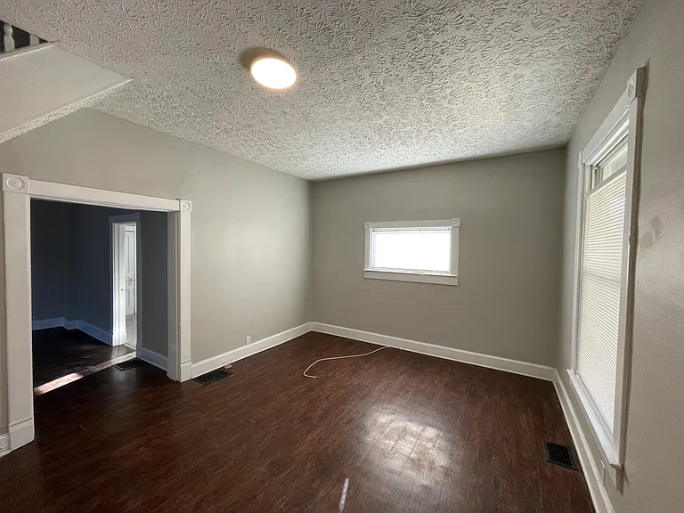 4015 Rookwood Ave — Photo 9