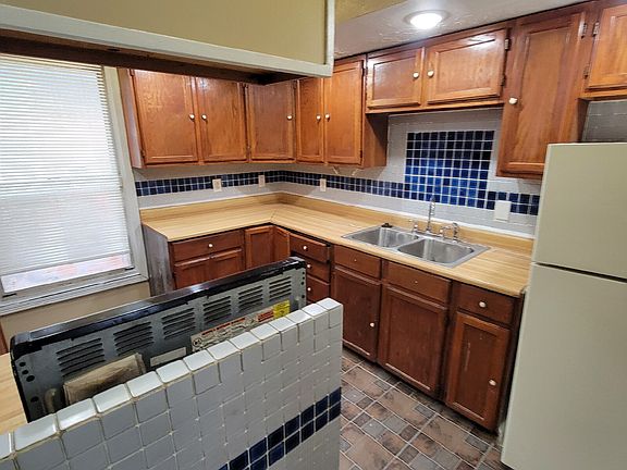 5th image of 3325 W 9th St