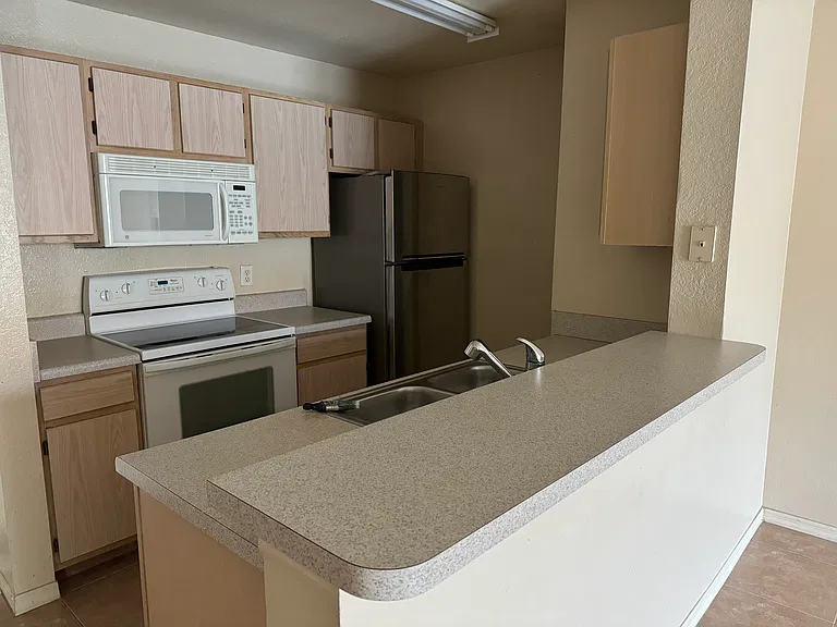 5463 Vineland Rd #5105 — Photo 5